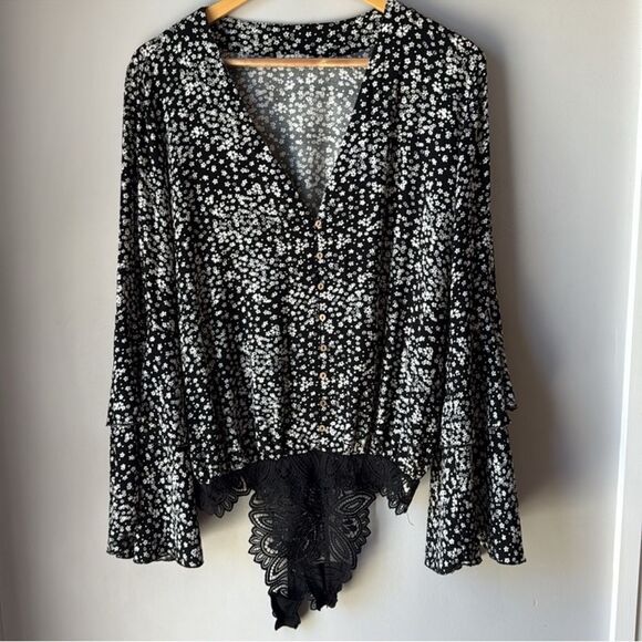 Free People Bodysuit Intimately Free l She's Ditsy
Flora Bell Sleeves - Picture 6 of 10